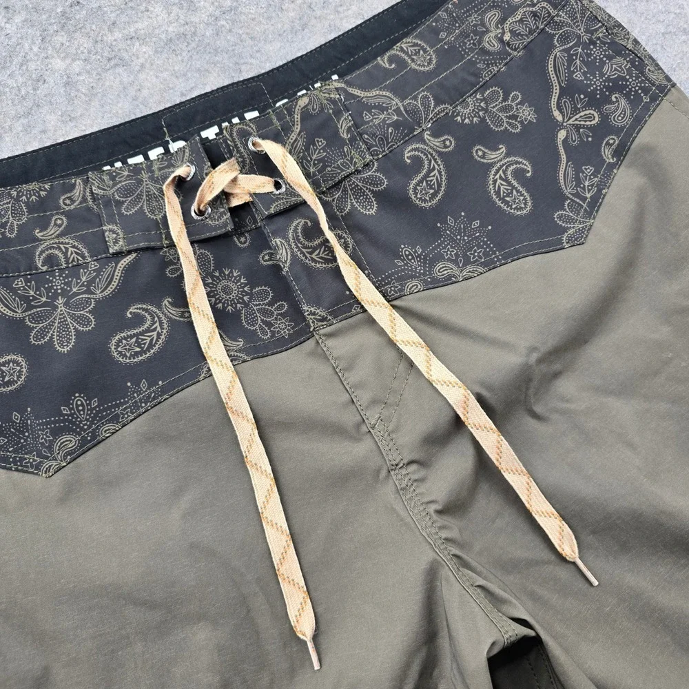 Howler Brothers Los Vaqueros Western Trunks Men 34 Green Paisley Board Shorts 8